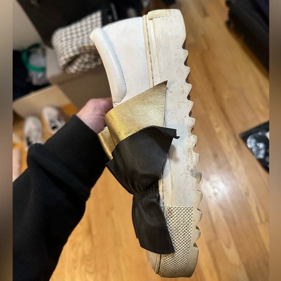 J Slides pull on sneaker with bows size 8 - Picture 5 of 7